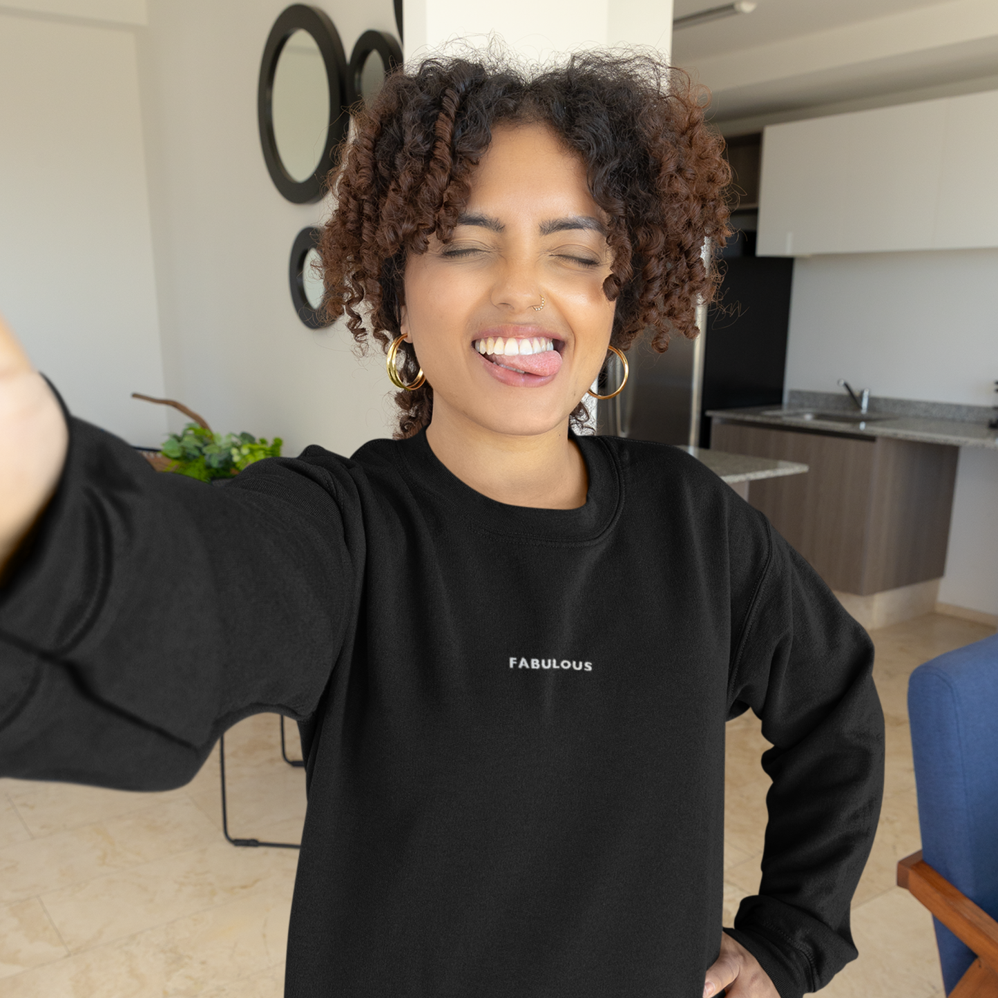 sweatshirt-bestickt-frau-fabulous-weiss
