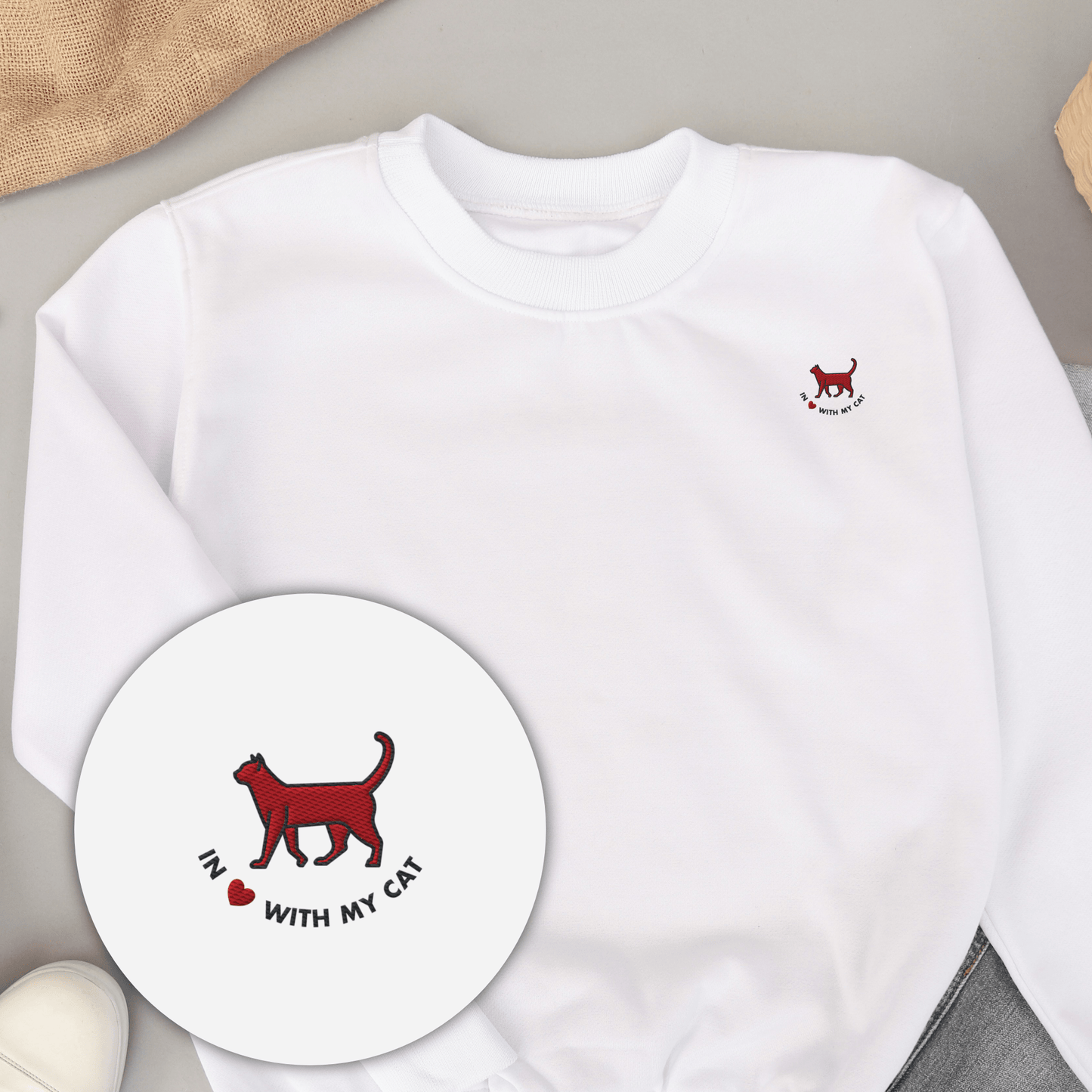 sweatshirt-weiß-nachhaltig-bio-baumwolle-statement-spruch-katzendesign-katzenmotiv-bestickt