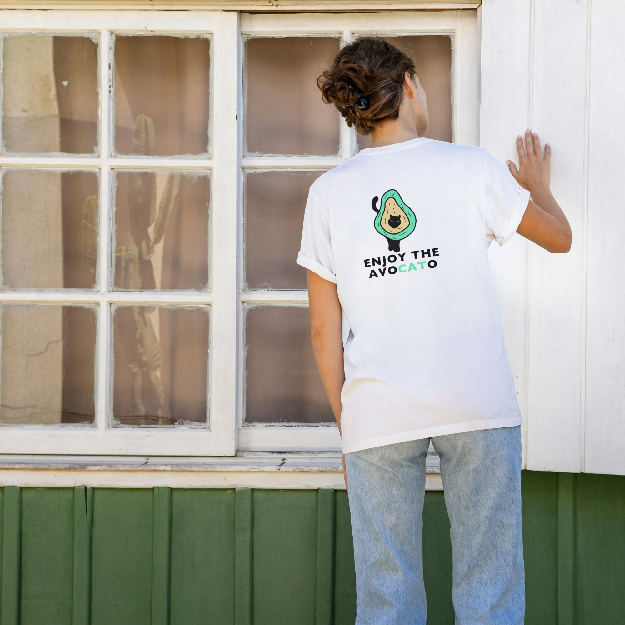 t shirt mit katze und avocado auf der rückseite und lustigem spruch