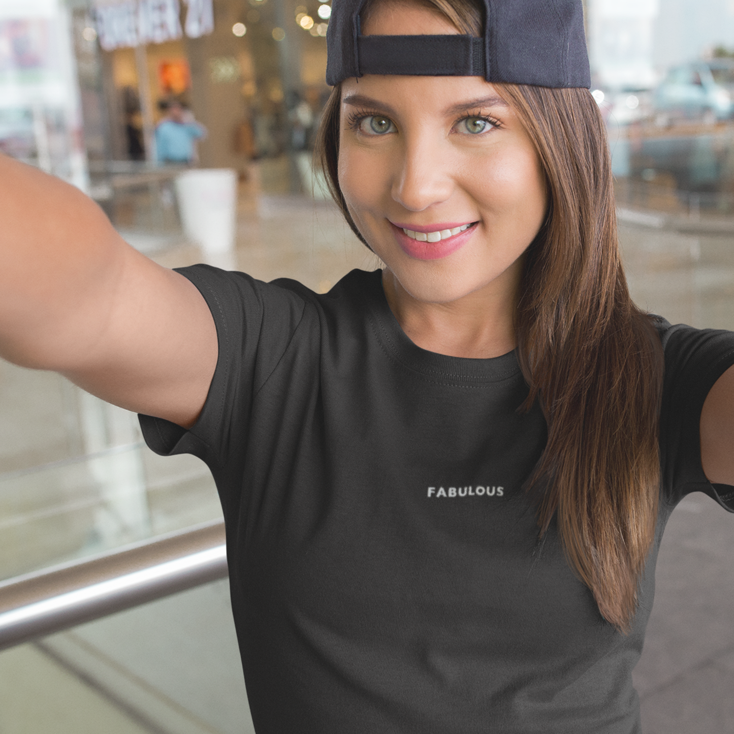 t-shirt-schwarz-bestickt-frau-fabulous-weiss