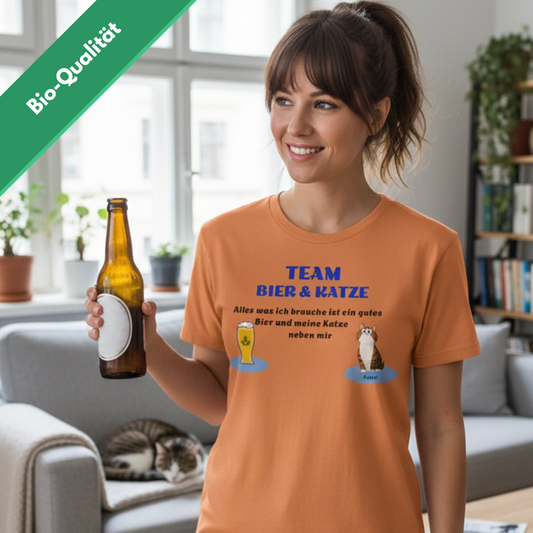 Team Bier & Katze - Personalisierbares Unisex T-Shirt in Bio-Qualität