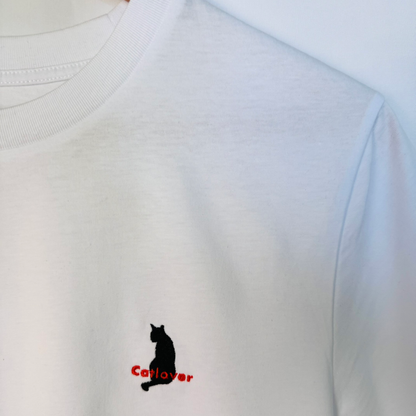 Liebevoll besticktes T-Shirt mit Katzenmotiv aus Bio-Baumwolle - Kollektion "Catlover" (komplett rot)