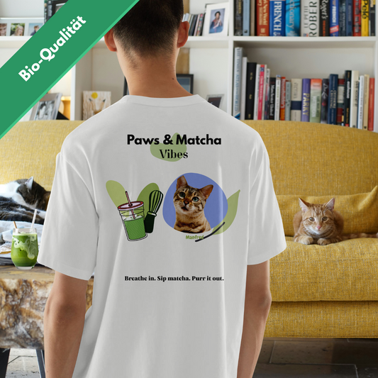 Personalisierbares Unisex T-Shirt "Paws & Matcha" in Bio-Qualität