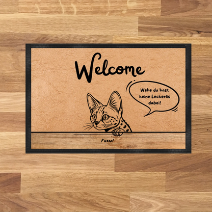 Fußmatte "Welcome" mit personalisierbarer Clipart-Katze