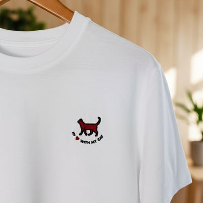 Liebevoll besticktes T-Shirt mit Katzenmotiv aus Bio-Baumwolle - Kollektion "In Love With My Cat" (Rot)
