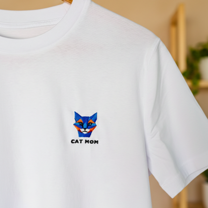 T-Shirt - CAT MOM - bestickt mit Katzenmotiv aus Bio-Baumwolle