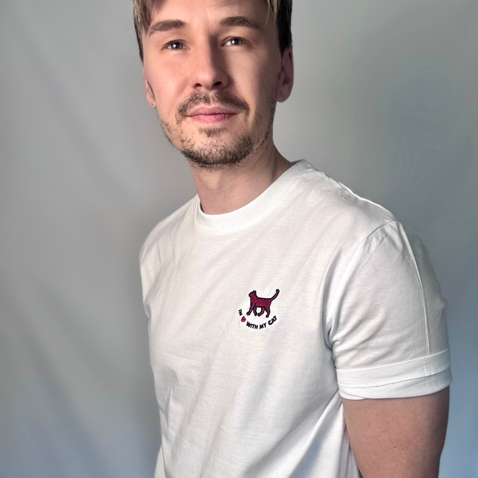 t-shirt-bio-bestickt-katzenmotiv-man-inlovewithmycat