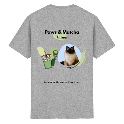 Personalisierbares Unisex T-Shirt "Paws & Matcha"
